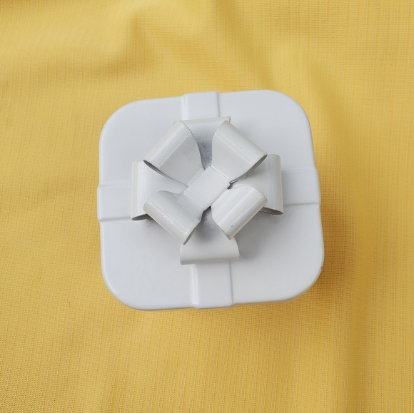 Present Storage Jar - Picture 8 of 8